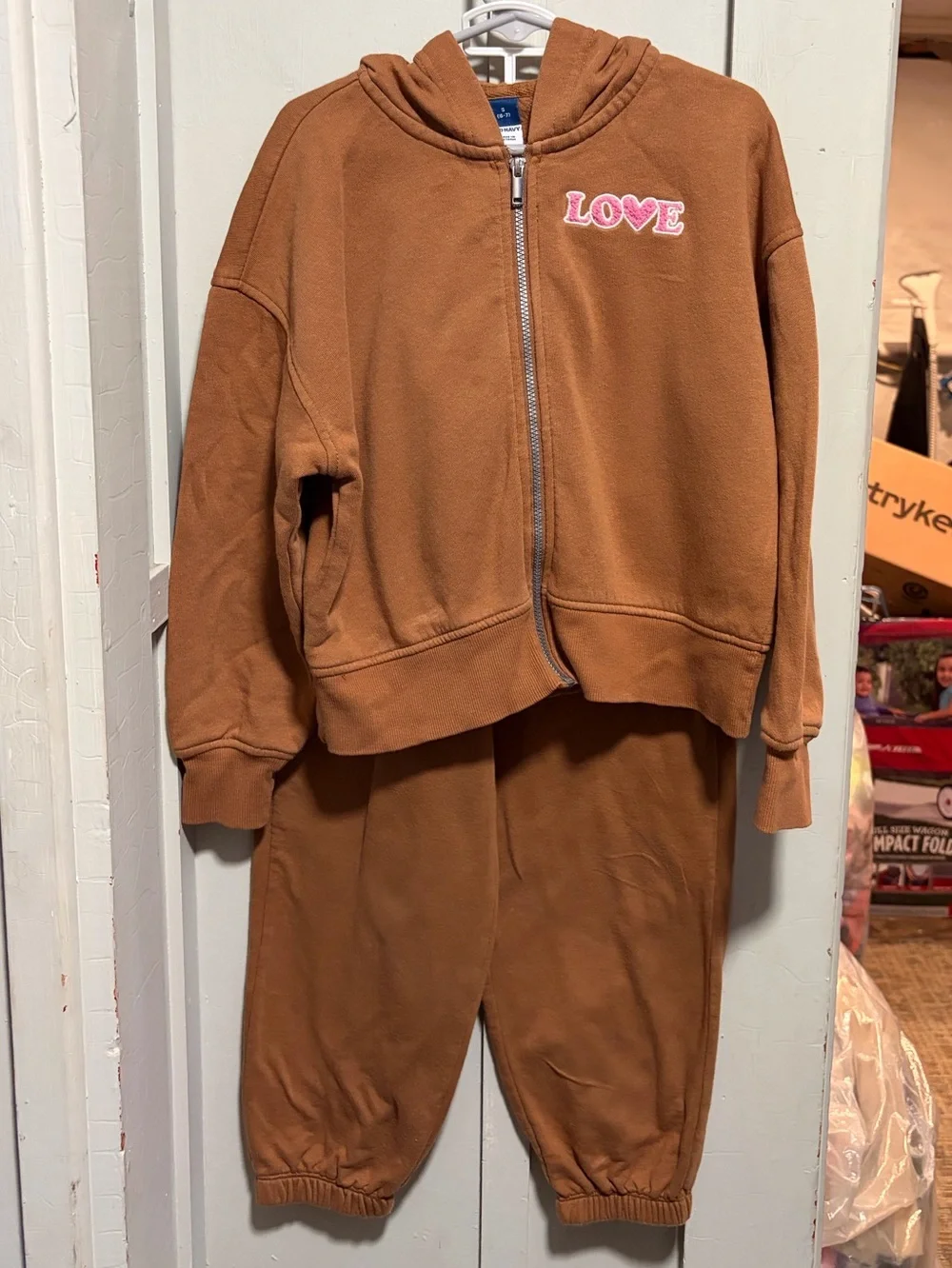 Kids old navy sweatsuit size s